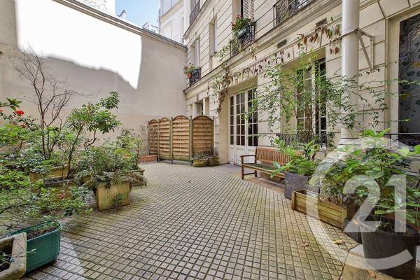 Appartement à vendre  4 pièces - 100,70 m 2   PARIS  - 75009