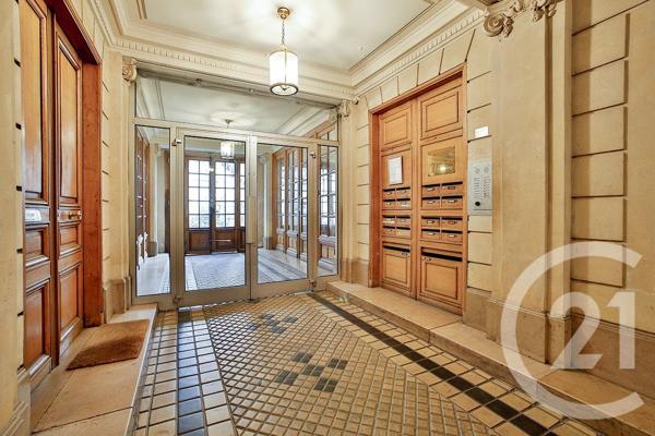 Appartement à vendre  4 pièces - 100,70 m 2   PARIS  - 75009