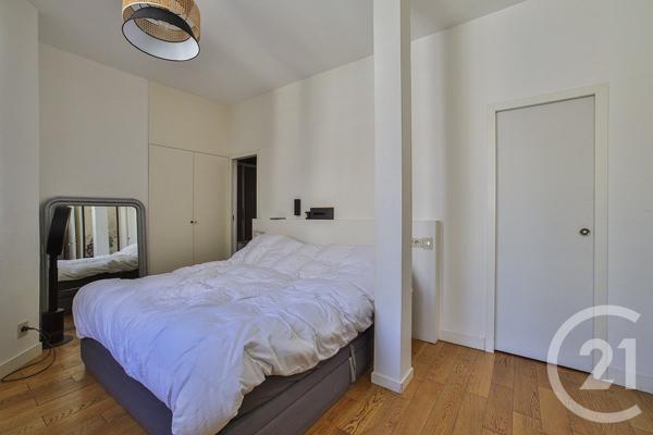 Appartement à vendre  4 pièces - 100,70 m 2   PARIS  - 75009