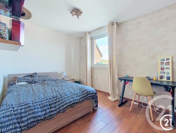 Appartement F5 à vendre  5 pièces - 104,64 m 2   STE SUZANNE  - 25