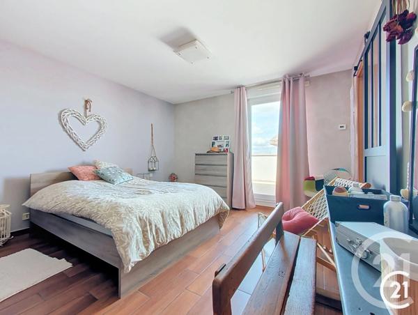 Appartement F5 à vendre  5 pièces - 104,64 m 2   STE SUZANNE  - 25