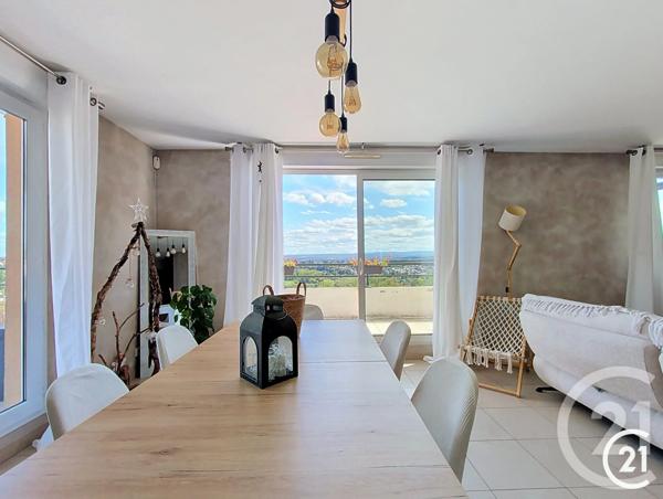 Appartement F5 à vendre  5 pièces - 104,64 m 2   STE SUZANNE  - 25