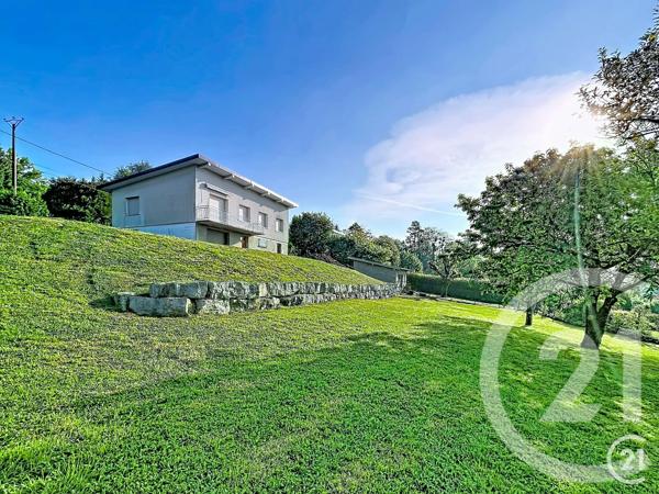 Appartement F5 à vendre  5 pièces - 104,64 m 2   STE SUZANNE  - 25