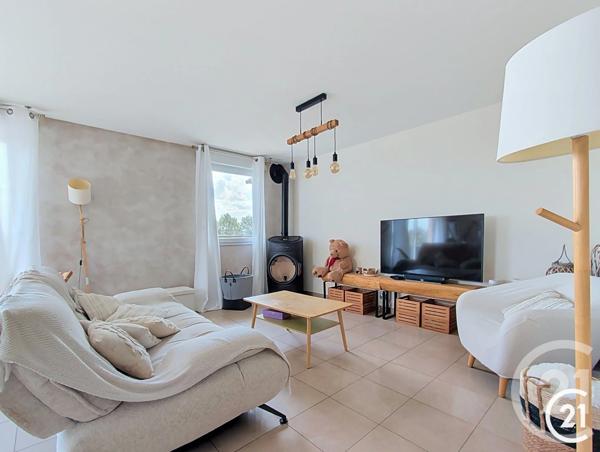 Appartement F5 à vendre  5 pièces - 104,64 m 2   STE SUZANNE  - 25