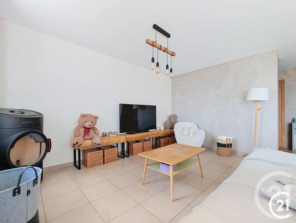 Appartement F5 à vendre  5 pièces - 104,64 m 2   STE SUZANNE  - 25