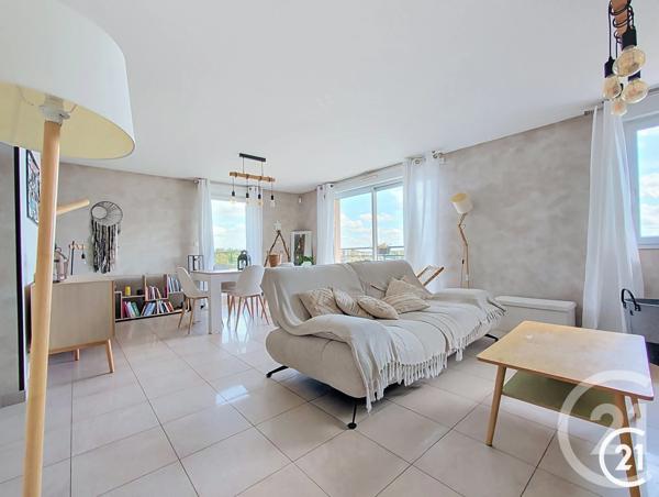 Appartement F5 à vendre  5 pièces - 104,64 m 2   STE SUZANNE  - 25