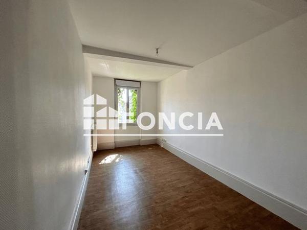 Location Appartement 3 pièces 91.47 m² - 34 BIS AVENUE GAL DE GAULLE Agen 47000