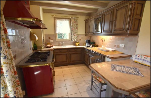 Propriété à Bellefont-la-Rauze (46090)156 m² habitables, maison en pierre avec dépendances, terrain de 1,25 hectare