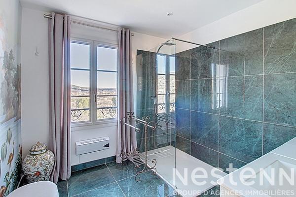 A VENDRE ! Maison T6 de 152 m² à Draguignan - 4 chambres avec piscine et garage