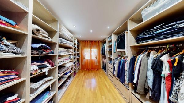 Propriété 314 m2 haut de gamme 11 pièce(s) 550 000