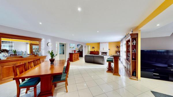 Propriété 314 m2 haut de gamme 11 pièce(s) 550 000