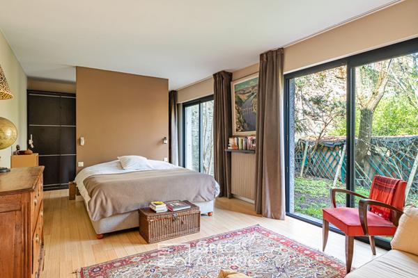 Maison d’architecte des années 70 avec une vue magnifique sur les bords de Seine