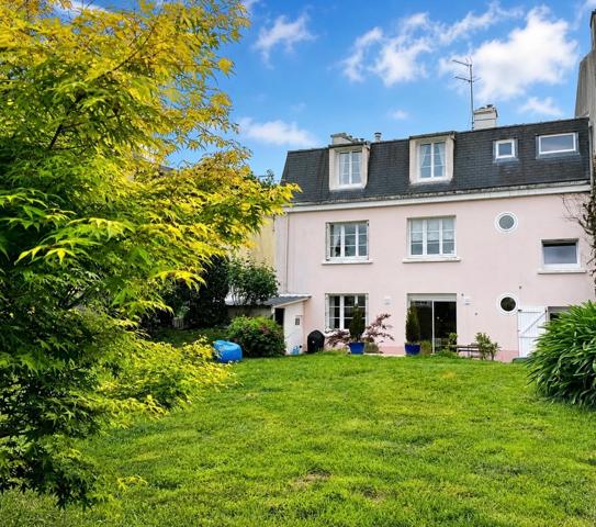 Maison de caractère – 181 m² – Beaux volumes et prestations de qualité BREST (29)