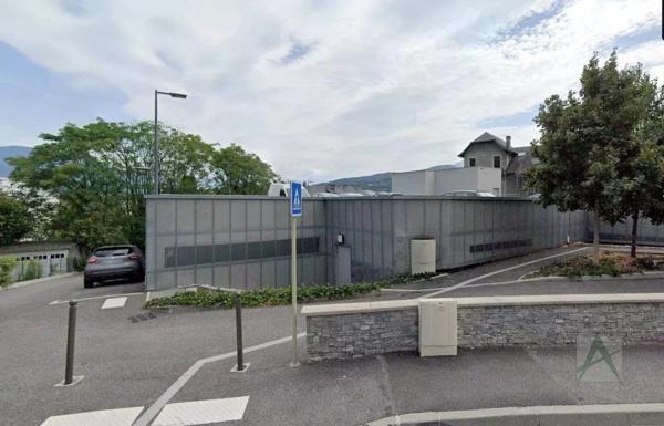 Parking / Box à louer à Chambéry (73000)