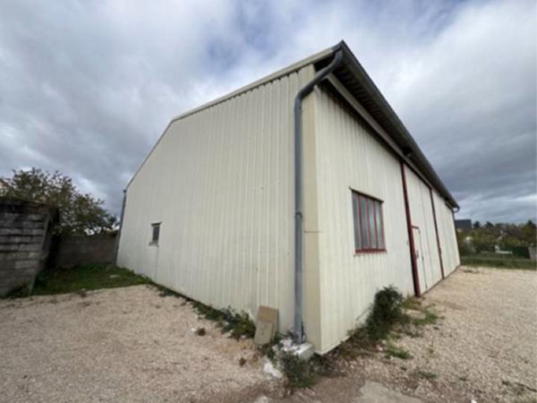 Entrepôt de stockage à VILLEBAROU