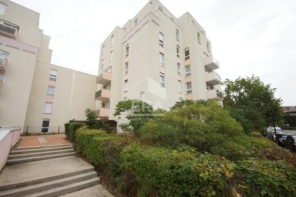 GRAND studio de 40 m2 Vendu Loué