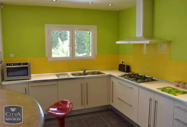Maison à louer 4 pièces 140.03m² Marignane (13700)