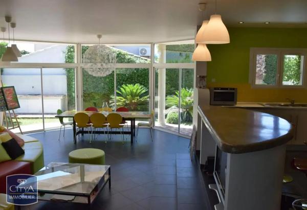 Maison à louer 4 pièces 140.03m² Marignane (13700)
