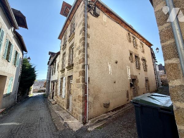 Maison T5 centre-ville FELLETIN avec petit jardin (non attenant)