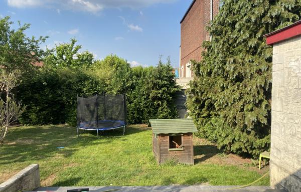 Très belle maison avec garage et jardin de 400 m2