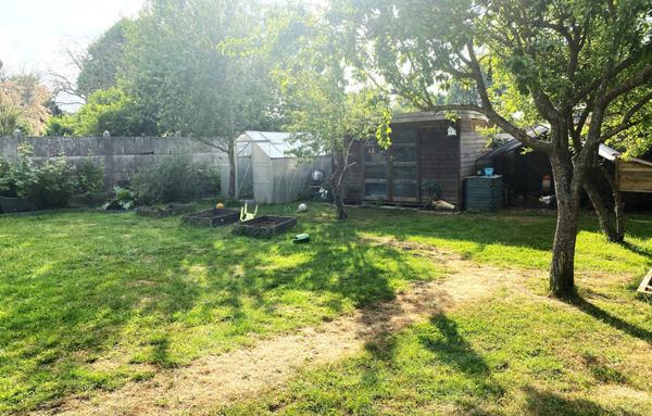 Très belle maison avec garage et jardin de 400 m2