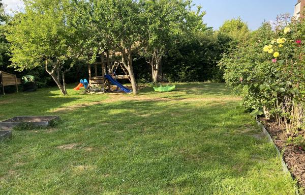 Très belle maison avec garage et jardin de 400 m2