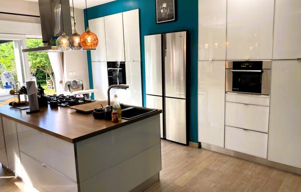 Très belle maison avec garage et jardin de 400 m2