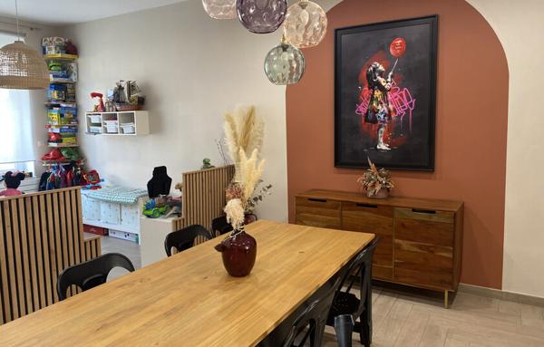 Très belle maison avec garage et jardin de 400 m2