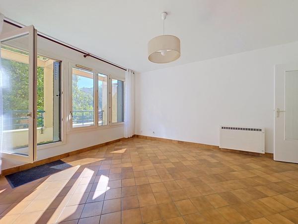 SPACIEUX DUPLEX 3 PIECES AVEC TERRASSES