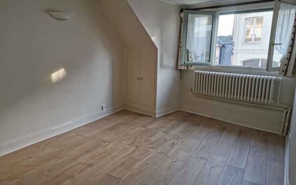 Maison à louer    4 pièces •  Pont-l'Évêque