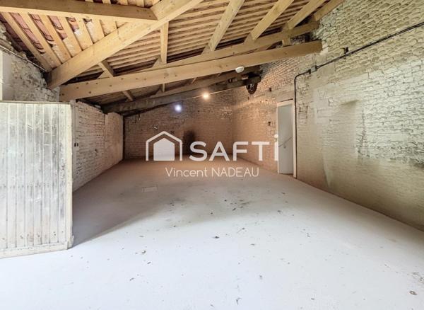 Maison - 7 pièces - 242 m²