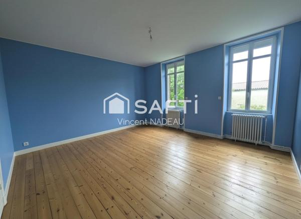 Maison - 7 pièces - 242 m²