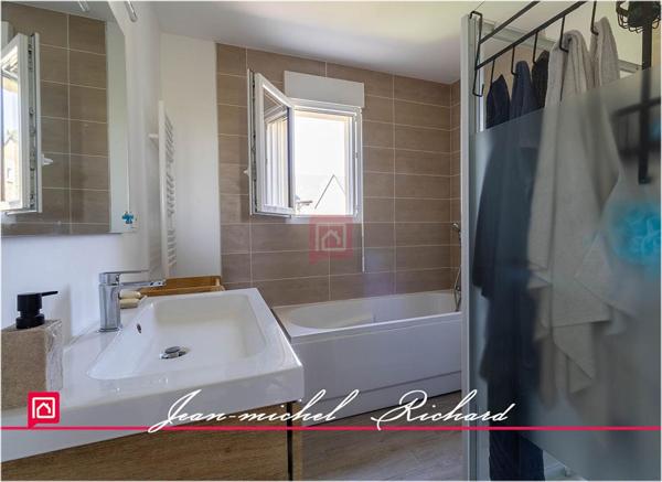 Maison Saint Denis Sur Loire 5 pièces 126 m2