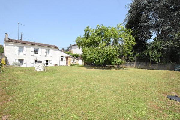 Charmante maison en pierre à Bergerac !