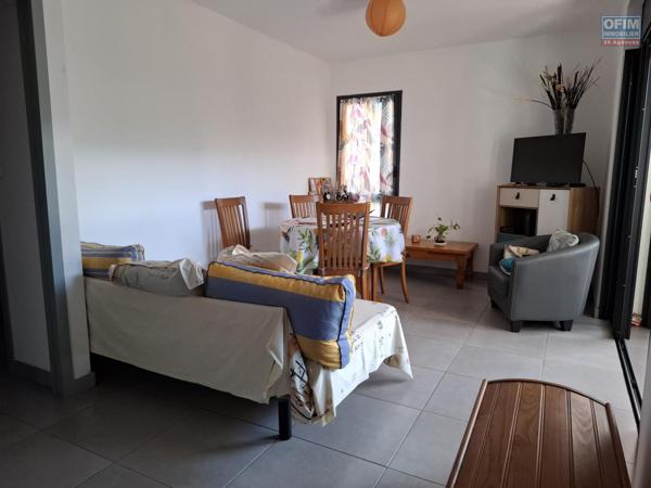 A vendre Appartement T2 au centre ville de la Possession vendu avec locataire.