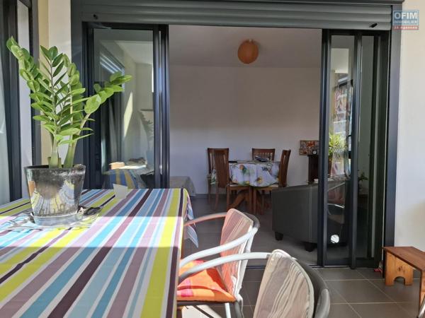 A vendre Appartement T2 au centre ville de la Possession vendu avec locataire.