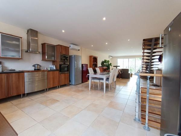 NARBONNE - APPARTEMENT 106M² - 2 CHAMBRES, 1 BUREAU, 1 TERRASSE, 1 GARAGE