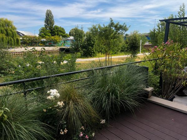 Appartement
         4 pièces
        - 107 m² 520 000 € *