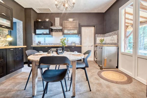 Maison à vendre |  Les Eyzies-de-Tayac-Sireuil |  5 pièces | 98 m²