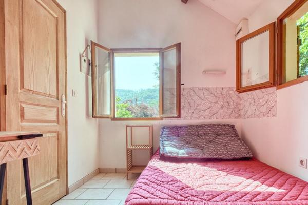 Maison à vendre |  Les Eyzies-de-Tayac-Sireuil |  5 pièces | 98 m²