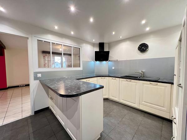 Maison de plain-pied avec jardin, véranda et garage - quartier de la Petite Espère