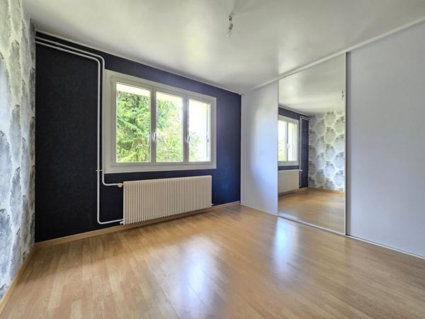 Maison de plain-pied avec jardin, véranda et garage - quartier de la Petite Espère