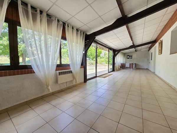 Maison de plain-pied avec jardin, véranda et garage - quartier de la Petite Espère