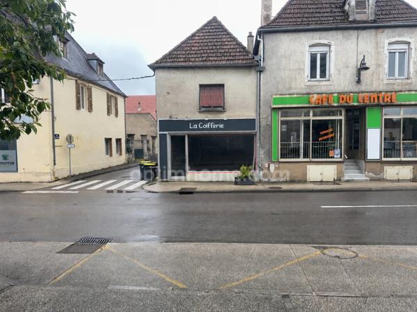 Pontailler-sur-Saône – Local commercial / bureau à louer - Emplacement idéal centre village