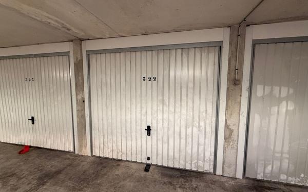 Stationnement à louer    13 m2 Marseille 8