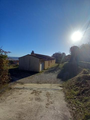 MAISON T4 EN LOCATION PLAIN PIED