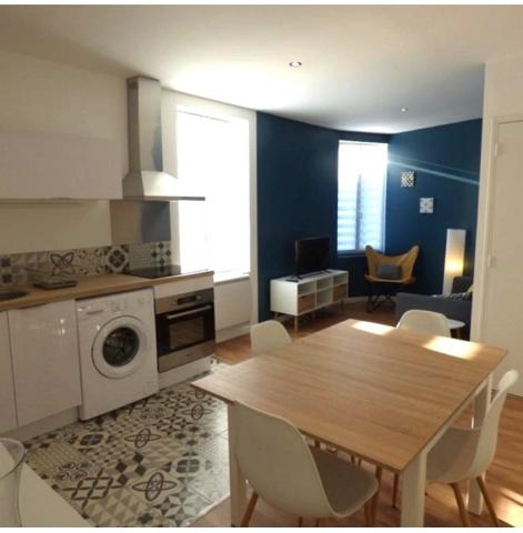 EXCLUSIVITE Immeuble avec 3 appartements en TBE