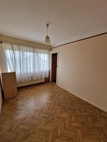 Commune prisée, proche frontières, au calme, rue pas passante !