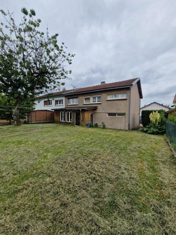 Commune prisée, proche frontières, au calme, rue pas passante !