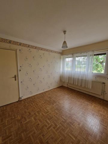 Commune prisée, proche frontières, au calme, rue pas passante !